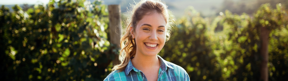 femme vigneronne